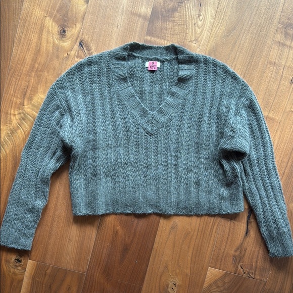 SABLYN 100% Cashmere Olive Green V-Neck Cashmere Sweater - Picture 1 of 4